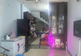BÁN GẤP căn nhà HXH đỗ cửa CMT8 Trung tâm  Quận 10.