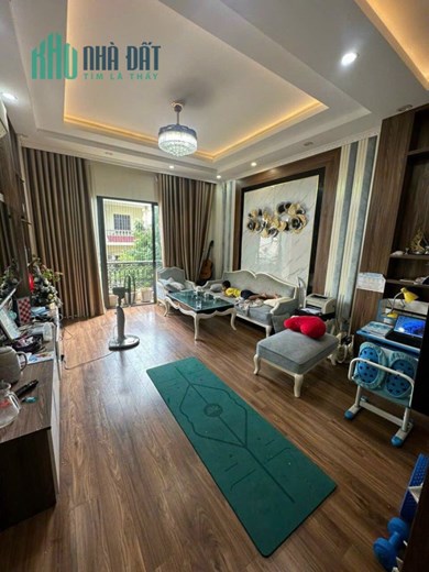 Nhà lô góc Ngọc Lâm, Long Biên 60m MT 5 m, oto,KD, nhỉnh 5 ty .
