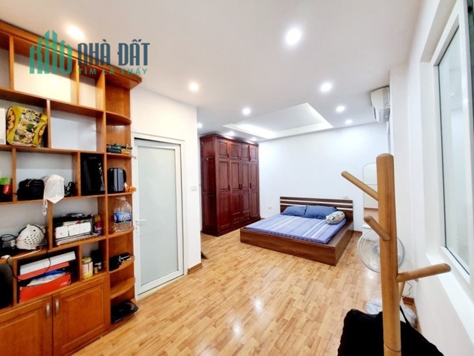 NGÃ TƯ SỞ. Bán nhà đường Nguyễn Trãi, Thanh Xuân. LÔ GÓC. 40m2 x 4 Tầng. MT 6m. Hơn 4 Tỷ. 0968084286