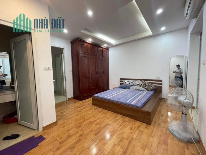 NGÃ TƯ SỞ. Bán nhà đường Nguyễn Trãi, Thanh Xuân. LÔ GÓC. 40m2 x 4 Tầng. MT 6m. Hơn 4 Tỷ. 0968084286