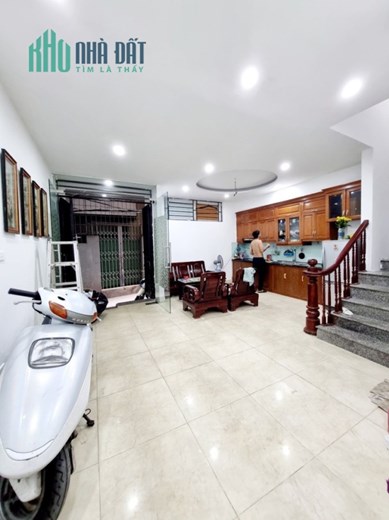 NGÃ TƯ SỞ. Bán nhà đường Nguyễn Trãi, Thanh Xuân. LÔ GÓC. 40m2 x 4 Tầng. MT 6m. Hơn 4 Tỷ. 0968084286