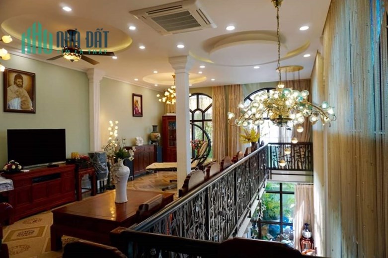 Bán Biệt Thự ViLLa Nguyễn Trọng Tuyển, Tân Bình, 155m2, Ngang Hơn 9m, 5 Tầng, Nhỉnh 32 Tỷ