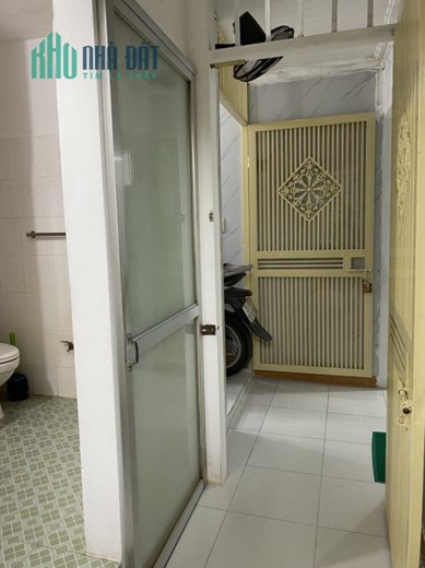 Bán căn hộ TT Nghĩa Tân, Cầu Giấy. 33.5/105m2; giá 3.6 tỷ