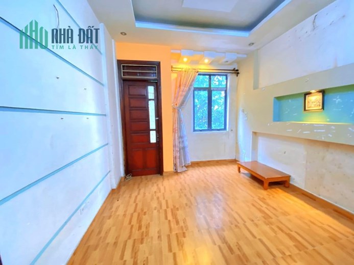 Bán Nhà Mặt Ngõ 165 Phố Dương Quảng Hàm 44m2 x 5 tầng, gara ô tô 4 phòng ngủ kết hợp kinh doanh