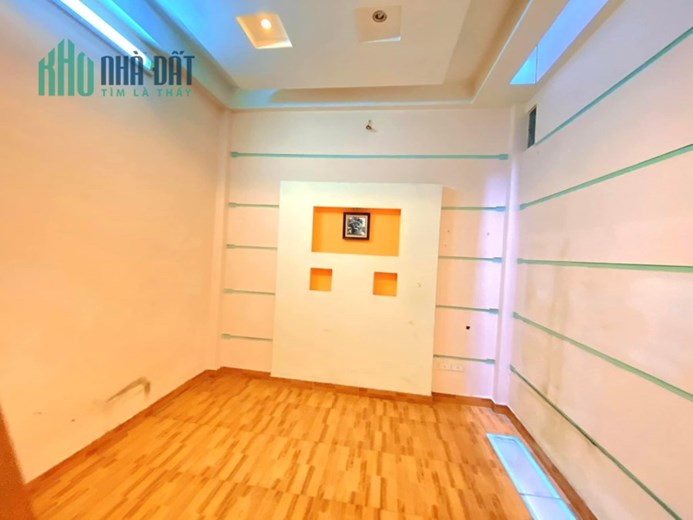 Bán Nhà Mặt Ngõ 165 Phố Dương Quảng Hàm 44m2 x 5 tầng, gara ô tô 4 phòng ngủ kết hợp kinh doanh