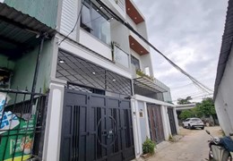 Nhà chi rẻ giữ.  Bán Nhà 3 tầng full nội thất kiệt oto trần đình Tri. Hoà minh liên chiểu.