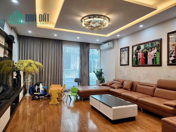 CHỈ 32 TỶ SỞ HỮU NHÀ VỊ TRÍ ĐẮC ĐỊA, VỈA HÈ, Ô TÔ TRÁNH, KINH DOANH ĐỈNH PHỐ TRUNG KÍNH.