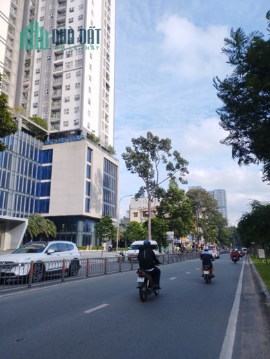 Ngộp Lý Thường Kiệt - Quận 10 - 64m2 - 4 tầng - HXH vô nhà