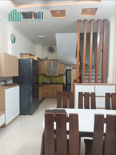 Bán nhà mặt ngõ đường Hoàng Cầu Quận Đống Đa 33m2x5 tầng, ô tô đỗ cổng chỉ 6.8 tỷ.