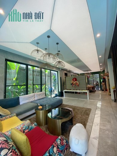 Bán Căn Biệt Thự Sân Vườn KĐT Ciputra 230m2 x 4 tầng thang máy, 5 phòng ngủ nội thất đẳng cấp, bể