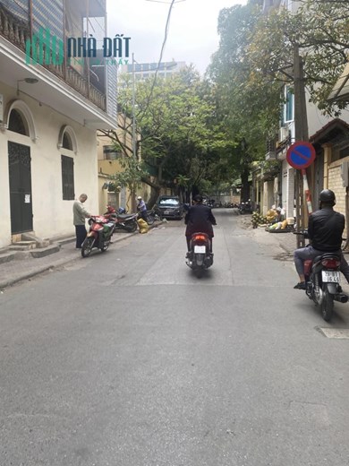 Bán Nhà Đường 800A Cầu Giaays 93,2m2 x 5 tầng gara ô tô, sân rộng, 4 phòng khép kín, sát Phố ngõ