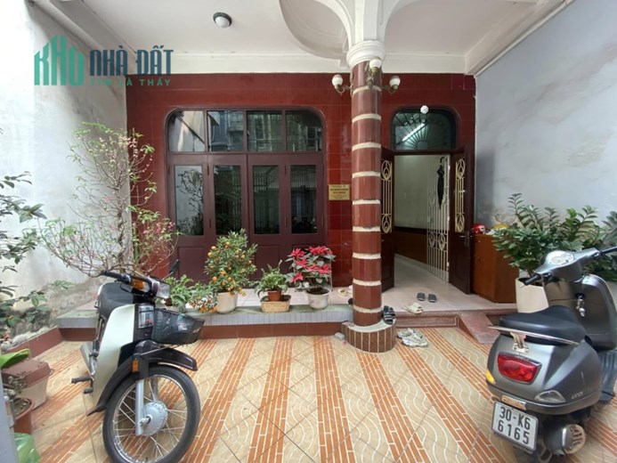 Bán Nhà Đường 800A Cầu Giaays 93,2m2 x 5 tầng gara ô tô, sân rộng, 4 phòng khép kín, sát Phố ngõ