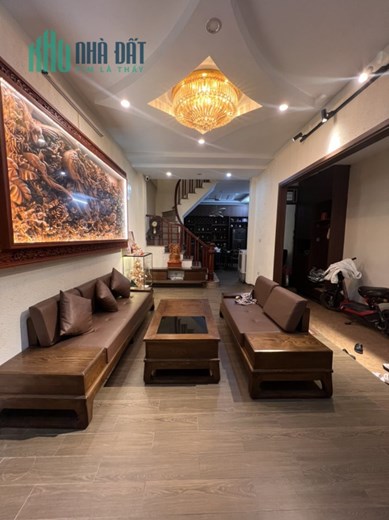 Bán Nhà Phố Hoàng Mai 6.45 tỷ, 66m2, Mặt Tiền 4.8m, nhà 2 thoáng, có sân để xe, ngõ nông