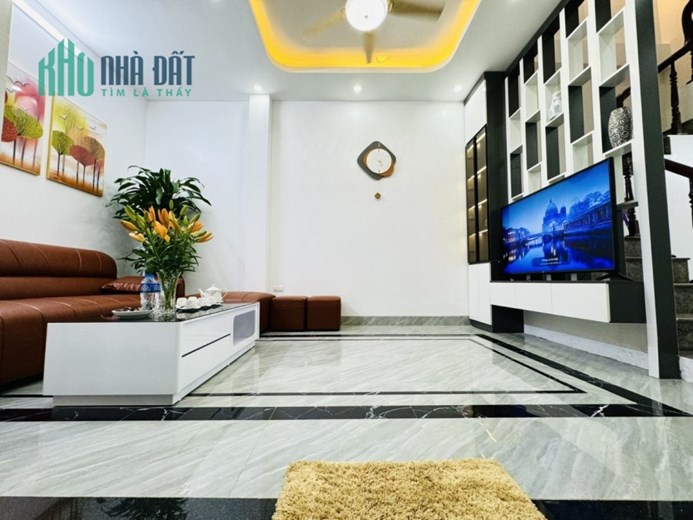 Nhà Đẹp Trương Định 34m2,3PN giá 3.5 tỷ, Gần Ô Tô, Phố.