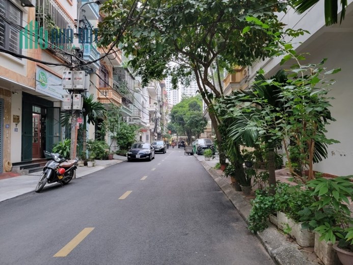 NHÀ PHÂN LÔ BỘ CÔNG AN PHỐ TRUNG KÍNH, 60M2 1 HẦM + 5 NỔI ĐẸP NHƯ BIỆT THỰ, CHỦ TỰ XÂY, GIÁ 19.8 TỶ