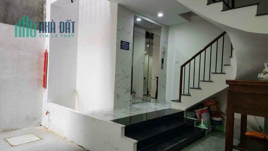 Chỉ 8.9 tỷ-Phân lô-Ô tô-Thang máy-Nhà mới-Sát Hồ Tây