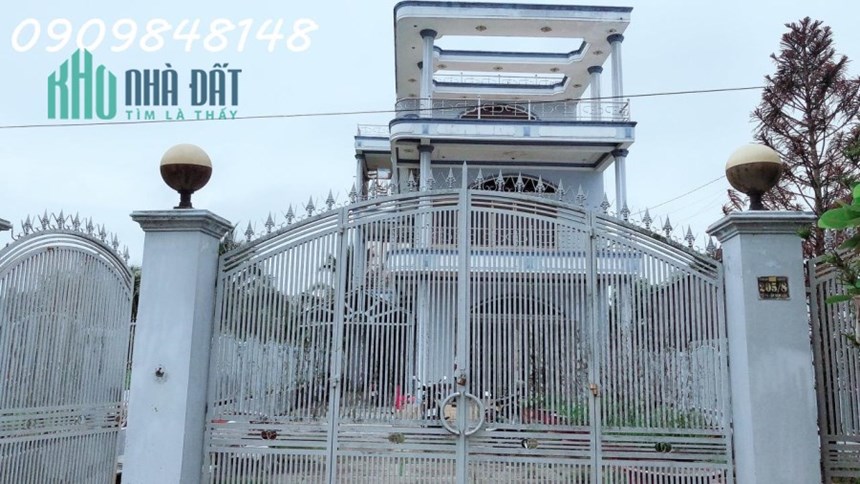 Cần bán nhà 3 tầng, diện tích 341,3m2 tại xã Sơn Định, Huyện Chợ Lách
