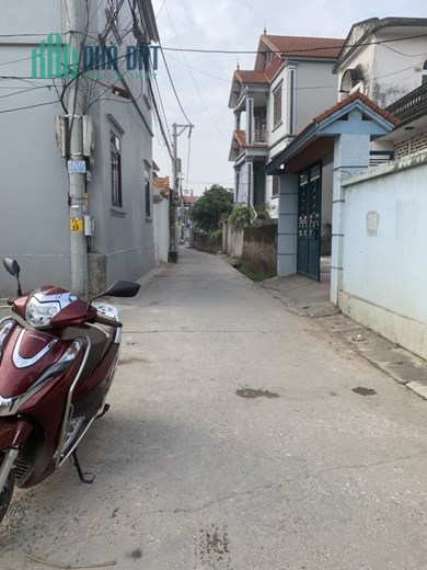 177m - full thổ cư - mặt tiền gần 20m - giá Đầu tư

- Cách QL6 chỉ 500m, đường thông
- Đường thông,