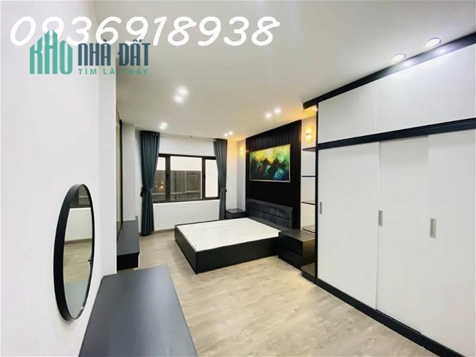 17.9 tỷ-66m x 6 tầng, mặt tiền 6m- phân lô -ô tô vào nhà-Trần Quang Diệu, Đống Đa