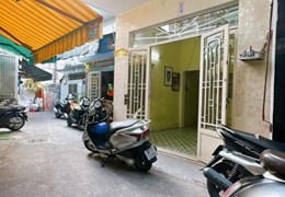Hẻm 1/ 4mTôn Đản Q4 Ngang 6x7m có 80 triệu m bank cho vay 2 tỷ