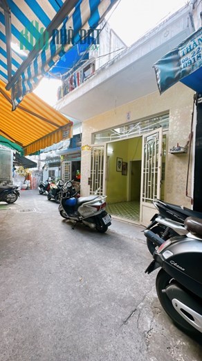 Hẻm 1/ 4mTôn Đản Q4 Ngang 6x7m có 80 triệu m bank cho vay 2 tỷ