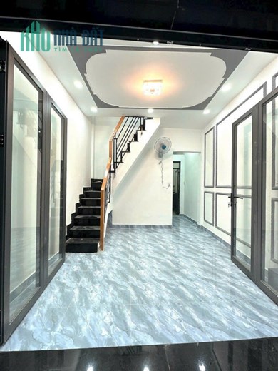 Hẻm trước nhà 3.5m cách Mặt Tiền Tôn Đản 100m - Ngang 3.4 x 7m- 4 tấm Q4 có 2 tỷ
