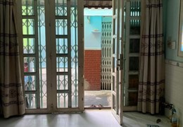 Nhà Rẻ Ngang 4.5x5m- 2 tầng có 2 tỷ Hoàng Diệu Q4
