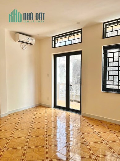 Nhà 4 tầng 2MT hẻm 8m sát bên đường Lý Thường Kiệt