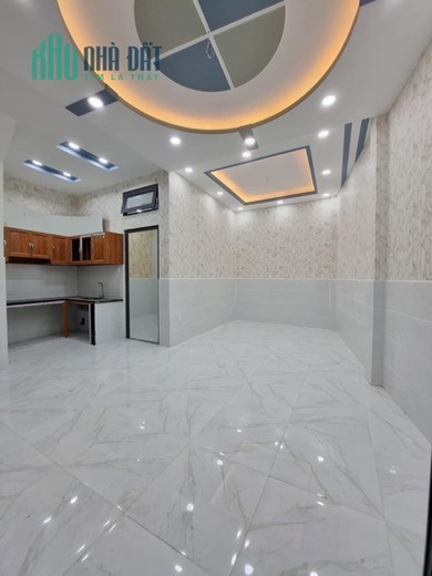 chủ nhà cần bán căn nhà 538 Đoàn Văn Bơ phường 14 quận 4.
