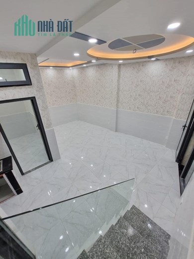 chủ nhà cần bán căn nhà 538 Đoàn Văn Bơ phường 14 quận 4.