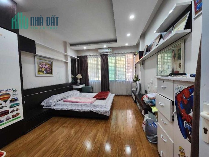 KHU PHÂN LÔ HOÀNG QUỐC VIỆT ,NHÀ ĐẸP LUNG LINH MẠT TIỀN RỘNG