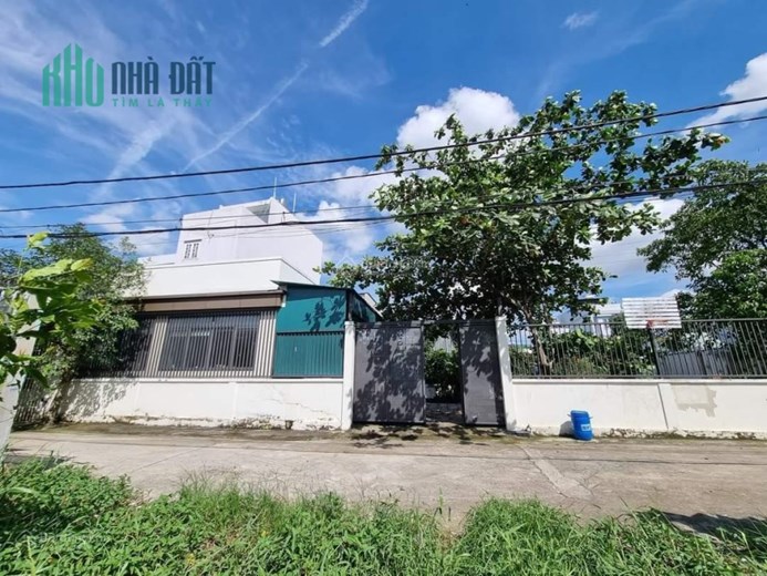 Bán nhà 370m ngang 10m, ngay Cầu Sắt, Vườn Lài, An Phú Đông, nhỉnh 10 tỷ