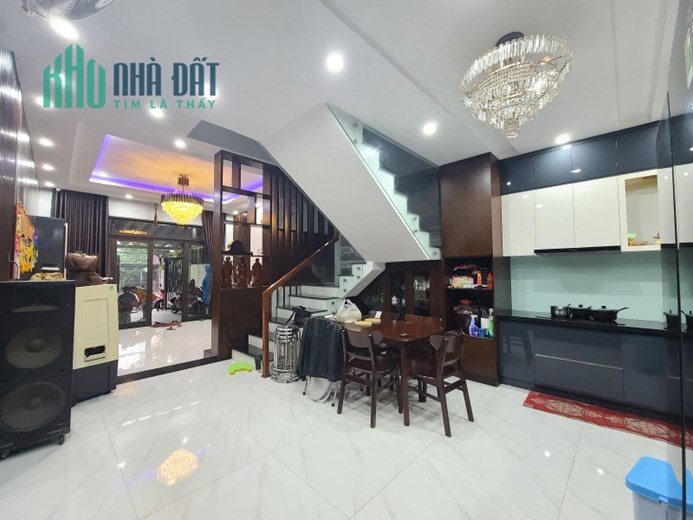 ► Nhà mặt tiền đường 7.5m Đồng Trí gần Tôn Đức Thắng, 90m2, Mới đẹp, xịn sò