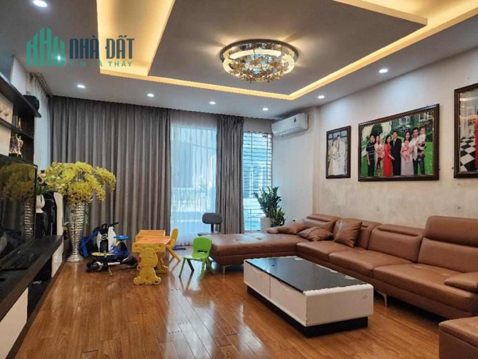 KHU PHÂN LÔ HOÀNG QUỐC VIỆT ,NHÀ ĐẸP LUNG LINH MẠT TIỀN RỘNG