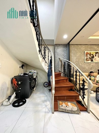 Bán nhà tại Hoà Xuân, Cẩm Lệ, khu đô thị sầm uất, kinh doanh tốt, cạnh sân vận động Hoà Xuân