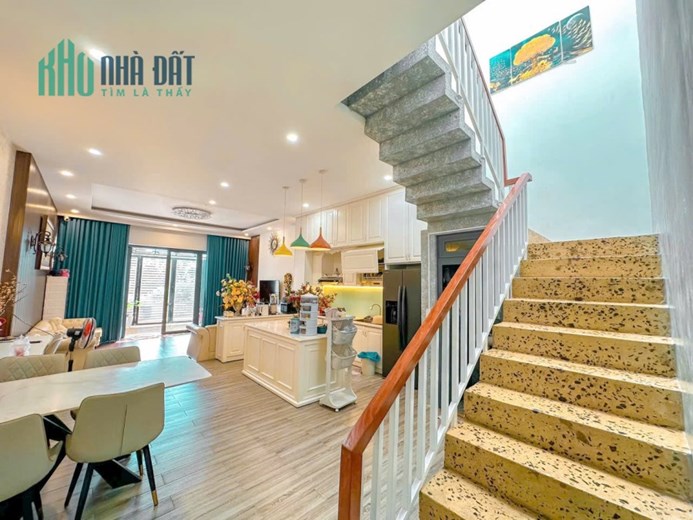 Bán Nhà Đẹp 1 Mê - Hẻm Cấp 1 Phùng Hưng P. Eatam TP BMT chỉ 2 tỷ 390