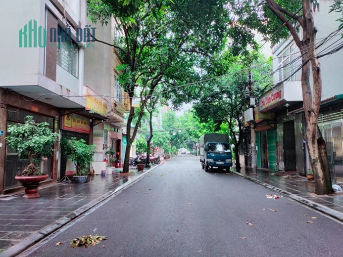 Bán Mảnh Đất Phường Thạch Bàn, Ô Tô Tránh Nhau, Kinh Doanh, 70m2, MT 4m, Nhỉnh 3,5 Tỷ.