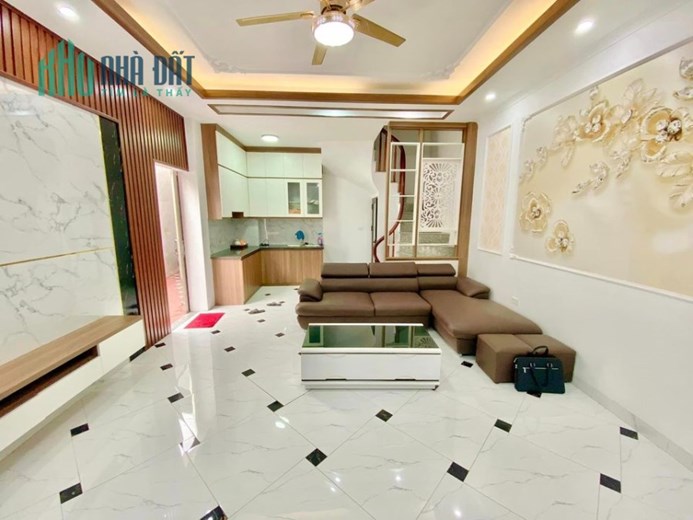 Bán Nhà Lô Góc Thoáng, Ngô Gia Tự, Long Biên 33m2, 5T chỉ 2,9 tỷ ( Cam Kết Chuẩn)