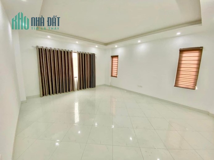 Bán Nhà Lô Góc Thoáng, Ngô Gia Tự, Long Biên 33m2, 5T chỉ 2,9 tỷ ( Cam Kết Chuẩn)