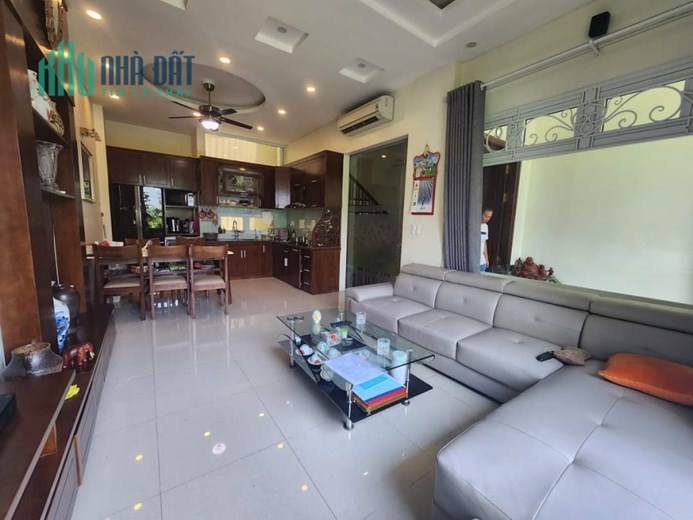 👉 PHÂN LÔ VIP, Ô TÔ tránh - nhà trong ngõ 106 HOÀNG QUỐC VIỆT - 50m2, KD văn phòng