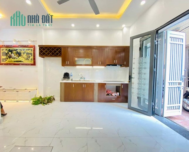 Bán Nhà Ngọc Thụy-Long Biên  3.65 tỷ, 30m2 mặt tiền 4.6m, Ngõ thông 2 thoáng, cách 1 nhà là ra oto