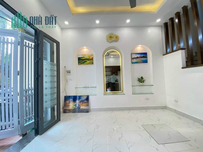 Bán Nhà Ngọc Thụy-Long Biên  3.65 tỷ, 30m2 mặt tiền 4.6m, Ngõ thông 2 thoáng, cách 1 nhà là ra oto