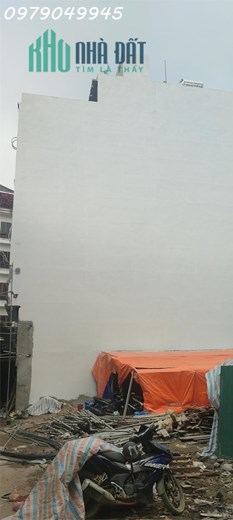 Bán 140m2 đất Xuân Thủy, 20m ra mặt phố Xuân Thủy, ngõ thẳng tắp, giá 15 tỷ