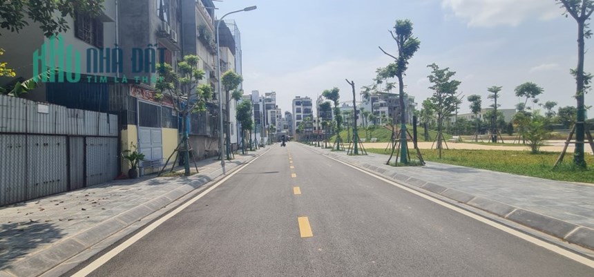 Đất Phân Lô Ngọc Thụy, Khu Dân Trí, Công Viên, Hồ Điều Hòa, Đường 17m cạnh nhà.