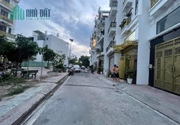 Bình Tân hẻm VIP 85 Chợ Bình Thành HXH vào nhà 56m2 ,5Tầng 5 tỷ1