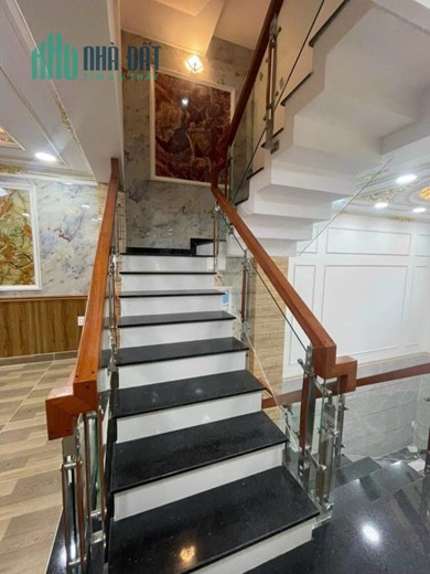 Bán Gấp nhà  hẻm 85 Bình Thành HXH vào nhà 60m2 ,5 Tầng Giá Nhinh 5 tỷ