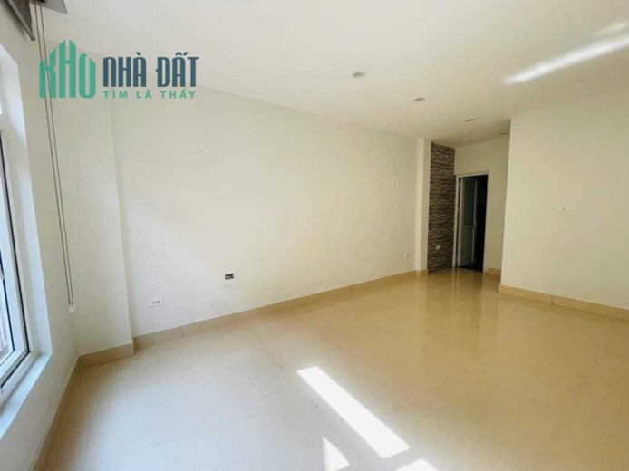 Bán nhà Nguyễn Văn Cừ,Long Biên 34m,4 tầng đẹp gần phố nhỉnh 3 tỷ