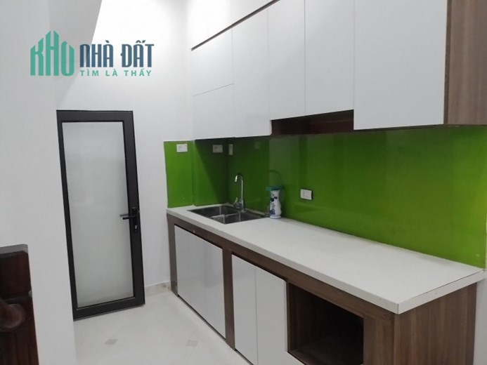 MỚI KÍNH COONG. Bán nhà phố Chính Kinh, trung tâm Thanh Xuân. 30m2 x 6 Tầng. 4 Ngủ. Nhỉnh 4 Tỷ.