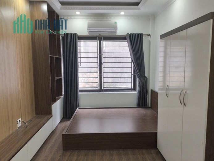 MỚI KÍNH COONG. Bán nhà phố Chính Kinh, trung tâm Thanh Xuân. 30m2 x 6 Tầng. 4 Ngủ. Nhỉnh 4 Tỷ.