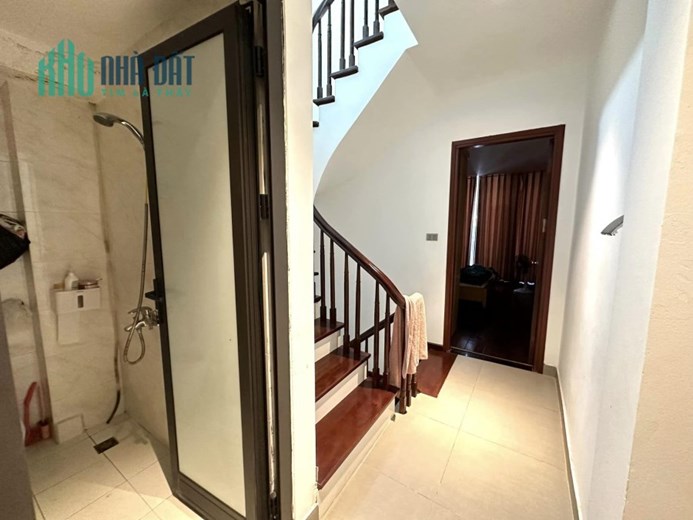 Bán nhà Trích Sài, Tây Hồ, kinh doanh, ô tô tránh, 41m2, Giá siêu rẻ.